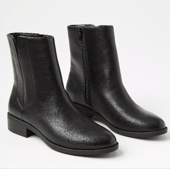 NEW! ANN TAYLOR LOFT Black Flat Ankle Boot Booties - Picture 1 of 3